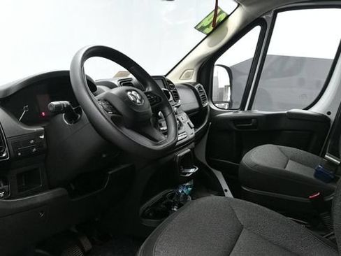 Used 2024 RAM ProMaster 2500 w/ Convenience Group FWD image 10