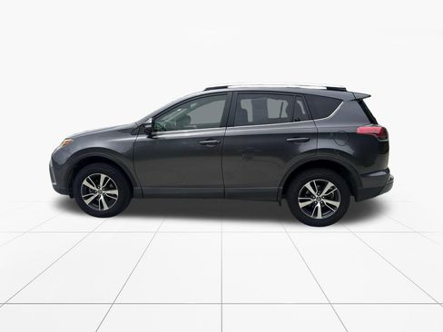 Used 2016 Toyota RAV4 XLE FWD image 4