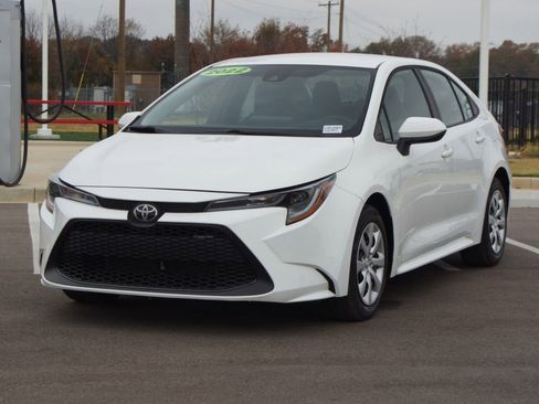 Used 2022 Toyota Corolla LE image 21