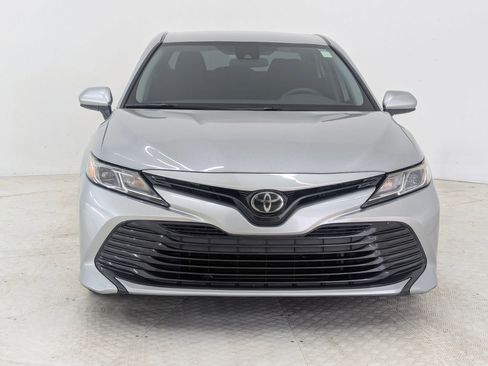 Used 2020 Toyota Camry LE image 5