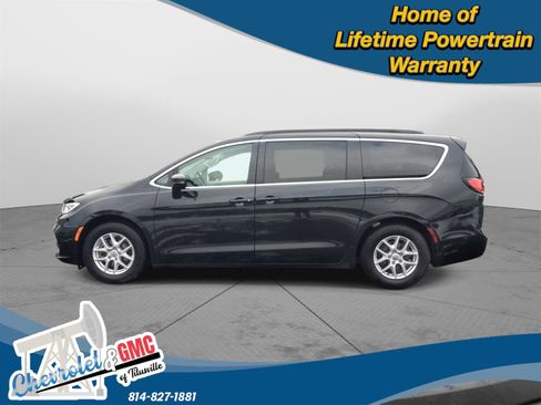 Used 2022 Chrysler Pacifica Touring-L image 2