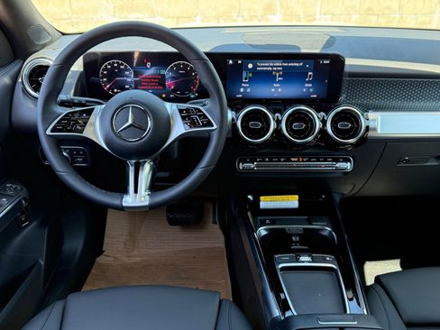 New 2026 Mercedes-Benz GLB 250 image 26
