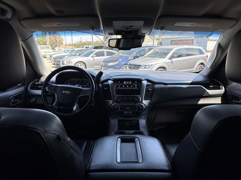 Used 2015 Chevrolet Suburban LT RWD image 12