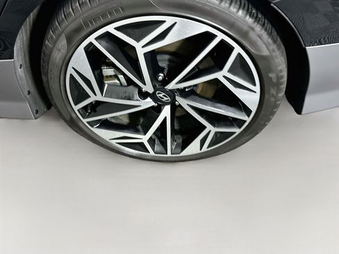 Used 2025 Hyundai Ioniq 6 SEL RWD image 11