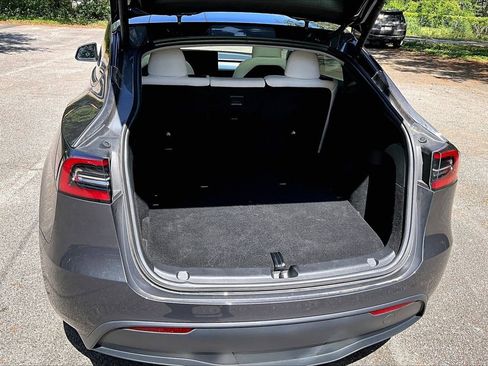 Used 2023 Tesla Model Y Long Range AWD/4WD image 31