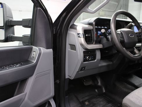Used 2024 Ford F350 XLT AWD/4WD image 62