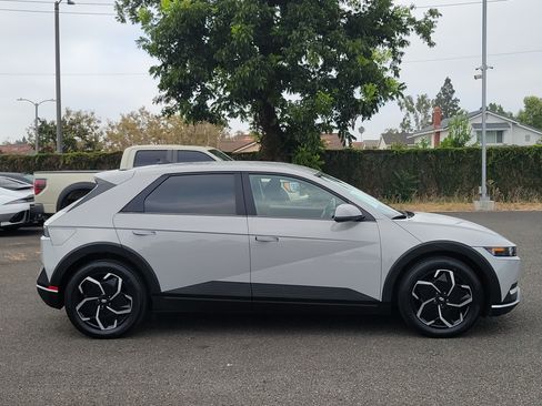 Certified 2024 Hyundai Ioniq 5 SEL RWD image 5