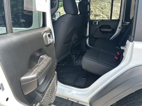 Certified 2019 Jeep Wrangler Unlimited Sport S AWD/4WD image 11