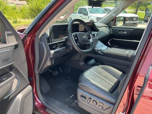 Used 2025 INFINITI QX80 Sensory AWD/4WD image 26