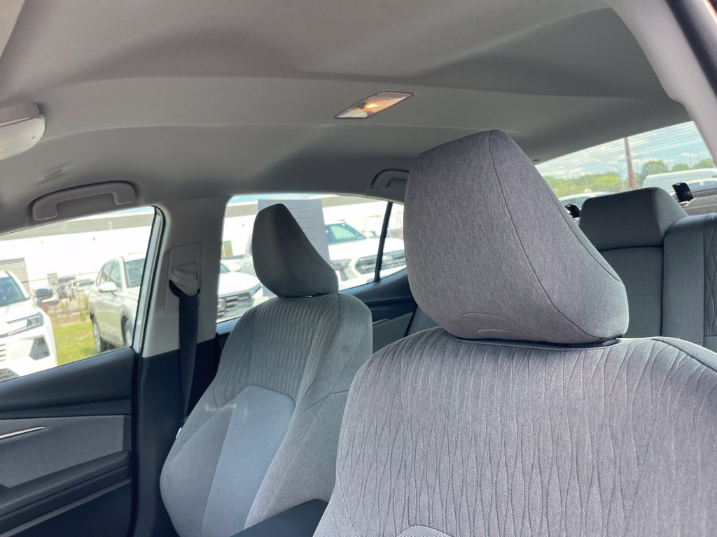 Used 2025 Toyota Camry LE FWD image 9