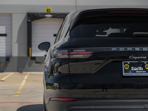 Used 2019 Porsche Cayenne AWD/4WD image 23