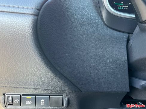 Certified 2026 Toyota Corolla Cross XLE FWD image 32