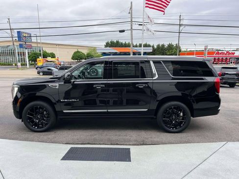 New 2026 GMC Yukon XL Denali w/ Sun & Power Step Package AWD/4WD image 6