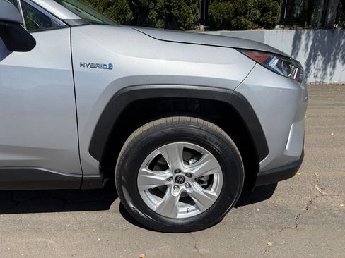 Used 2021 Toyota RAV4 XLE w/ Convenience Package AWD/4WD image 12
