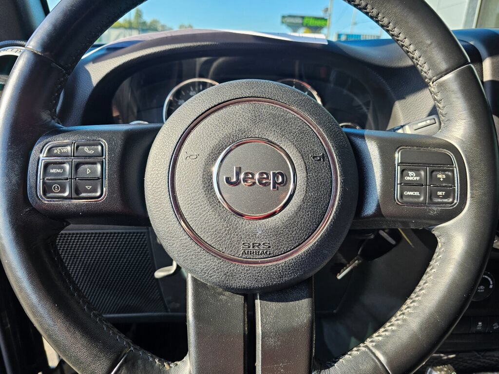 Used 2018 Jeep Wrangler Unlimited Sahara w/ Connectivity Group AWD/4WD image 33