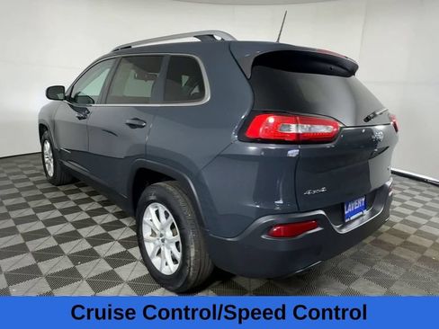 Used 2018 Jeep Cherokee Latitude Plus w/ Cold Weather Group AWD/4WD image 9