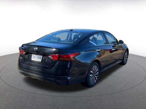 Used 2025 Nissan Altima 2.5 SV image 15