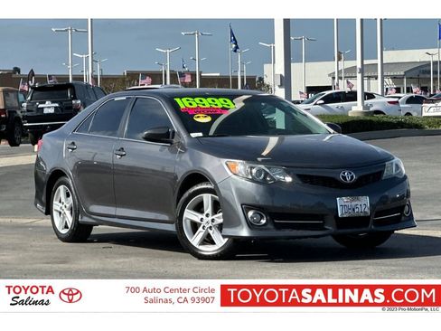 Used 2014 Toyota Camry SE image 1