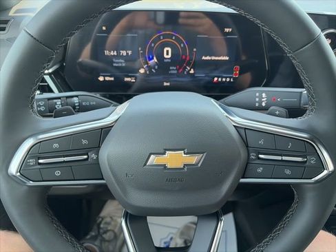 New 2026 Chevrolet Suburban LT image 21