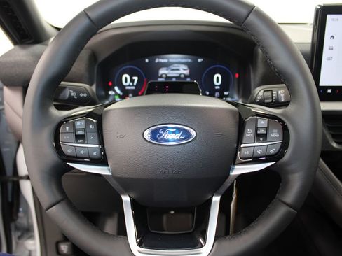 New 2026 Ford Explorer Platinum RWD image 36