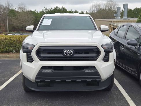 Used 2024 Toyota Tacoma SR5 image 3