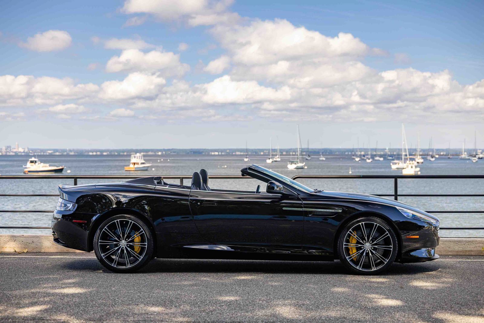 Used 2013 Aston Martin DB9 Volante RWD image 7