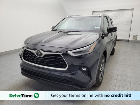 Used 2021 Toyota Highlander XLE image 1