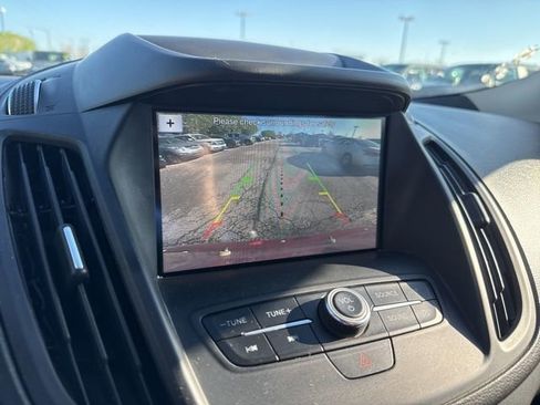 Used 2019 Ford Escape SE image 21