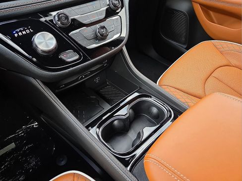 New 2026 Chrysler Pacifica Pinnacle image 25