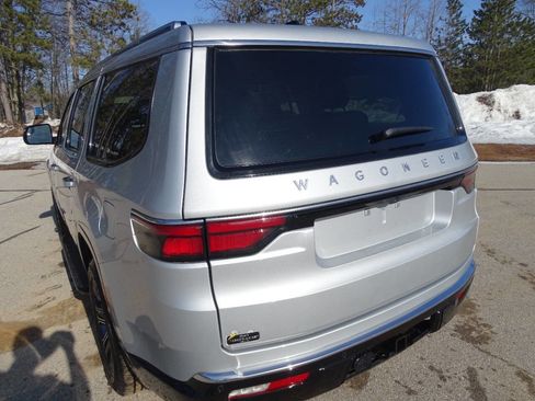 Used 2025 Jeep Wagoneer Series II image 9