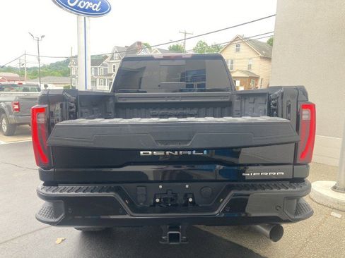 Used 2024 GMC Sierra 3500 Denali AWD/4WD image 6