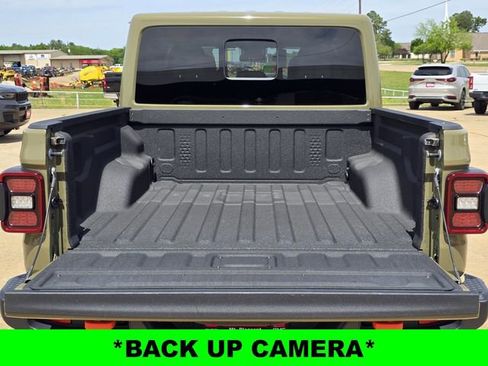Used 2025 Jeep Gladiator Mojave w/ Convenience Group AWD/4WD image 13