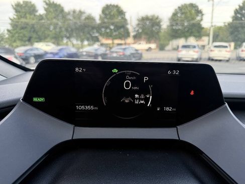 Used 2024 Toyota Prius LE FWD image 30