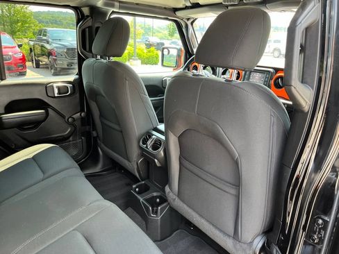 Used 2021 Jeep Wrangler Unlimited Sport AWD/4WD image 23