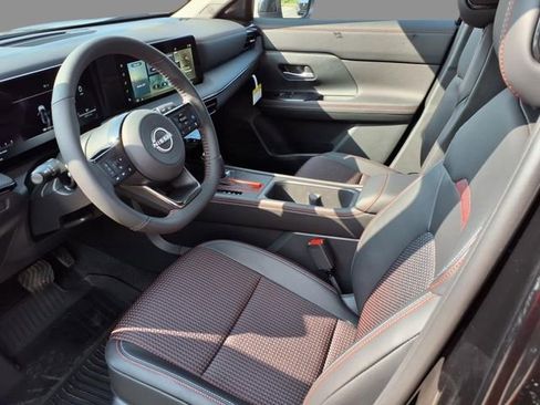 New 2025 Nissan Kicks SR w/ SR Premium Package AWD/4WD image 4