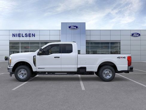 New 2026 Ford F250 XL w/ XL Chrome Package image 3