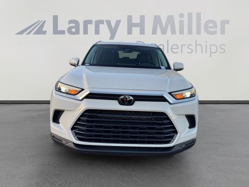 Used 2024 Toyota Grand Highlander AWD Hybrid image 8