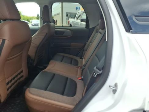 Certified 2025 Ford Bronco Sport Outer Banks w/ Outer Banks Tech Package+ AWD/4WD image 9