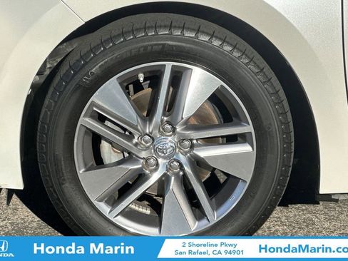 Used 2014 Toyota Corolla LE image 33