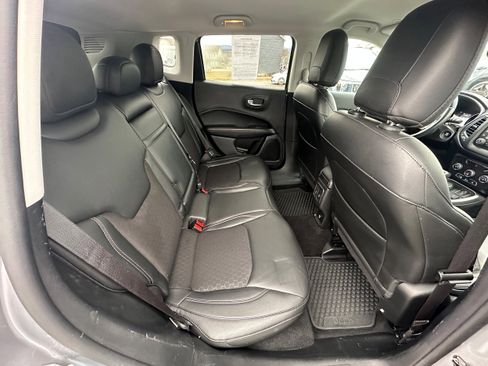 Used 2018 Jeep Compass Latitude w/ Cold Weather Group image 17