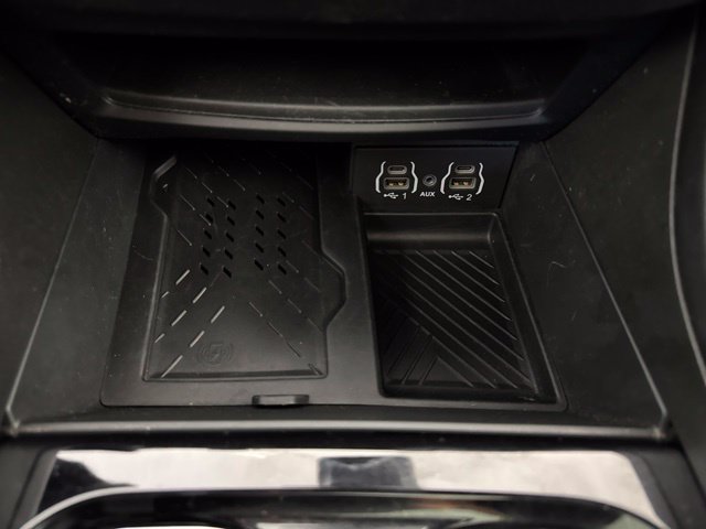 Used 2025 Chrysler Pacifica Limited FWD image 16