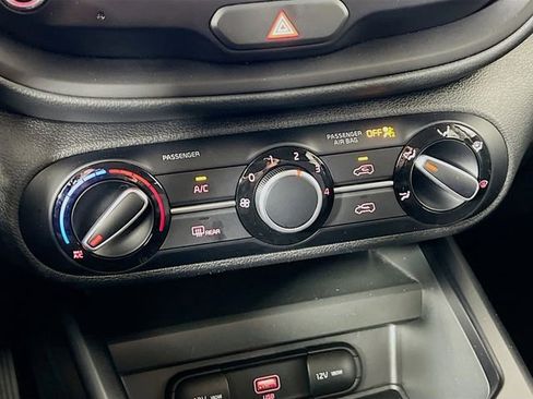 Used 2022 Kia Soul LX w/ Technology Package image 18