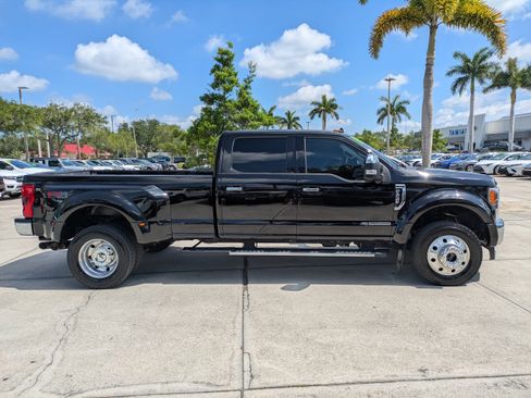 Used 2019 Ford F450 Lariat w/ Lariat Ultimate Package AWD/4WD image 3