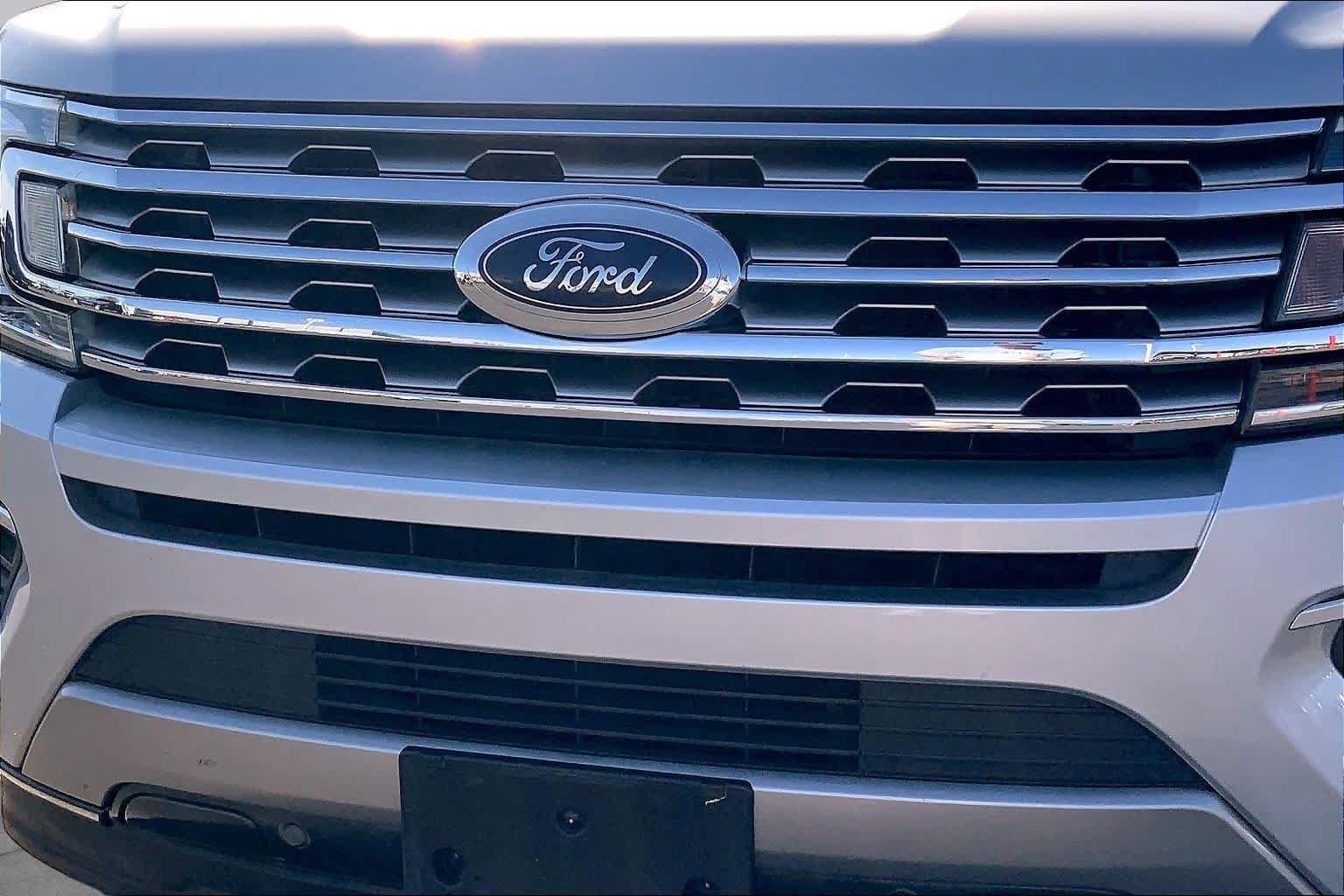 Used 2018 Ford Expedition Max Limited RWD image 30