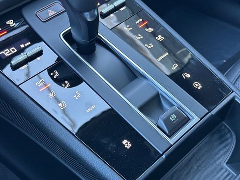 New 2026 Porsche Macan image 26