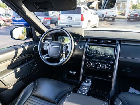 Used 2018 Land Rover Discovery HSE Luxury image 24