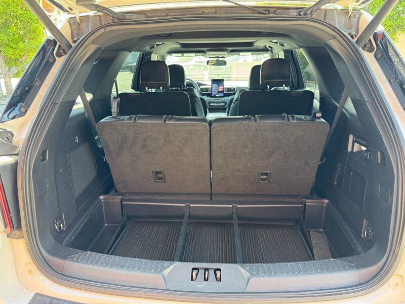 Used 2020 Ford Explorer ST w/ ST Street Pack AWD/4WD image 16