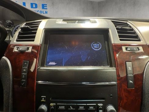 Used 2011 Cadillac Escalade EXT Luxury image 16