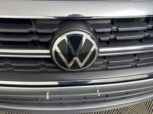 Used 2023 Volkswagen Jetta S image 9