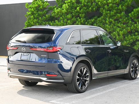 Used 2024 MAZDA CX-90 Plug-In Hybrid w/ Premium Pkg image 4